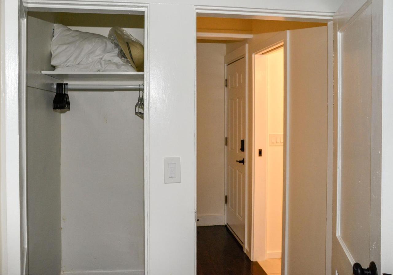 Modern Two Bedroom Condo - Boston Stoneham Exterior foto