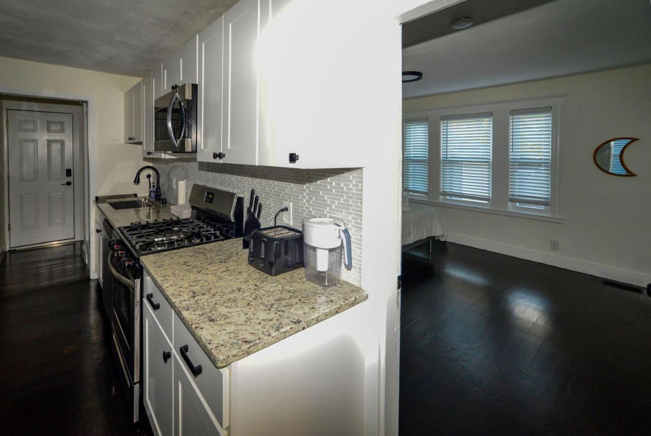 Modern Two Bedroom Condo - Boston Stoneham Exterior foto