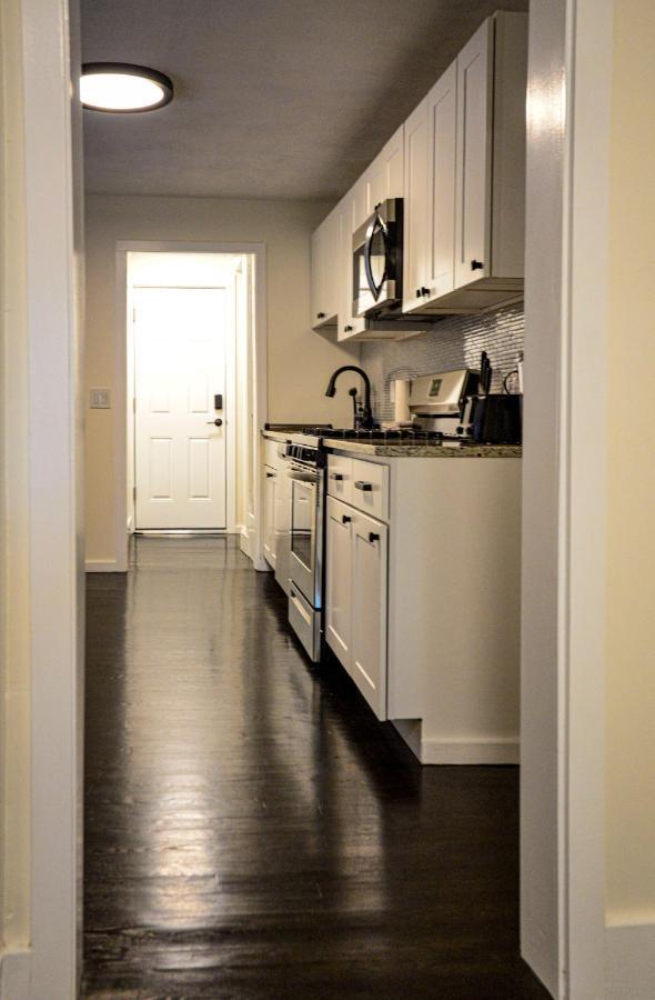 Modern Two Bedroom Condo - Boston Stoneham Exterior foto