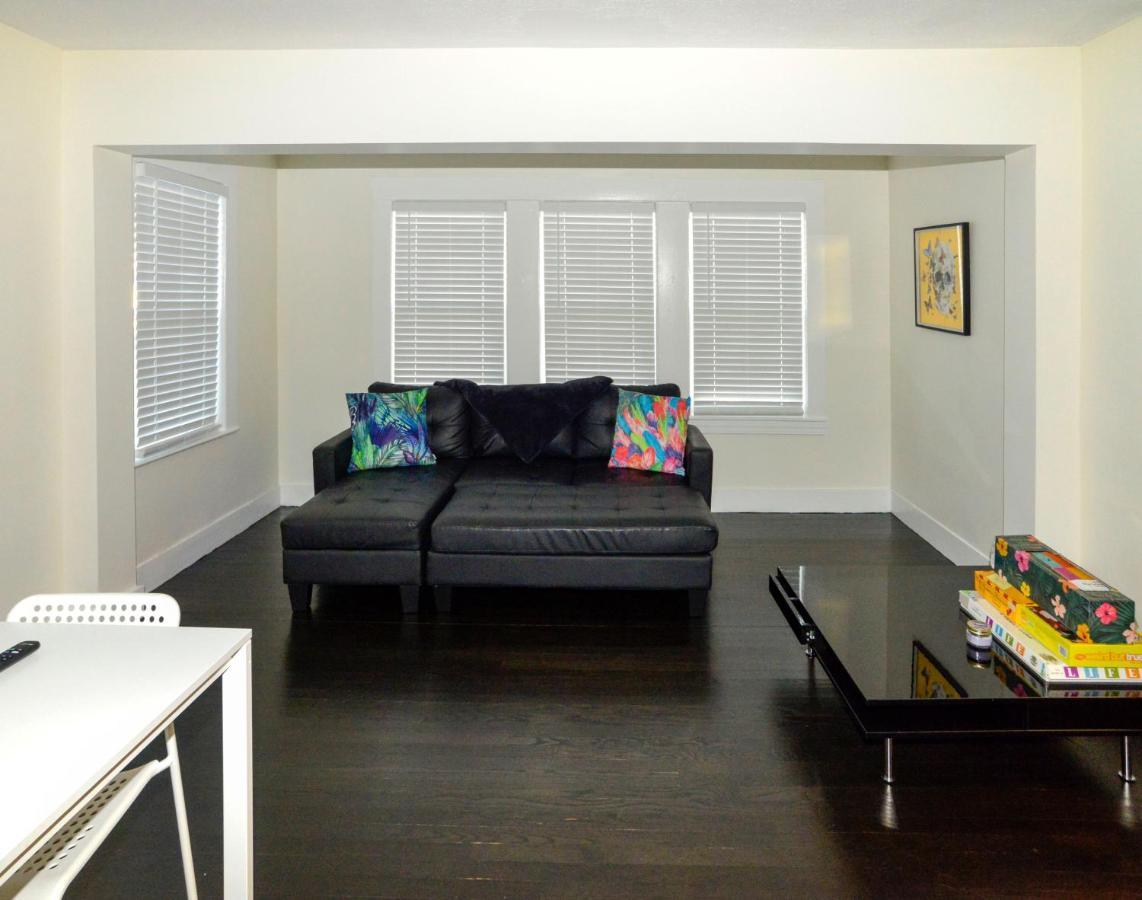 Modern Two Bedroom Condo - Boston Stoneham Exterior foto