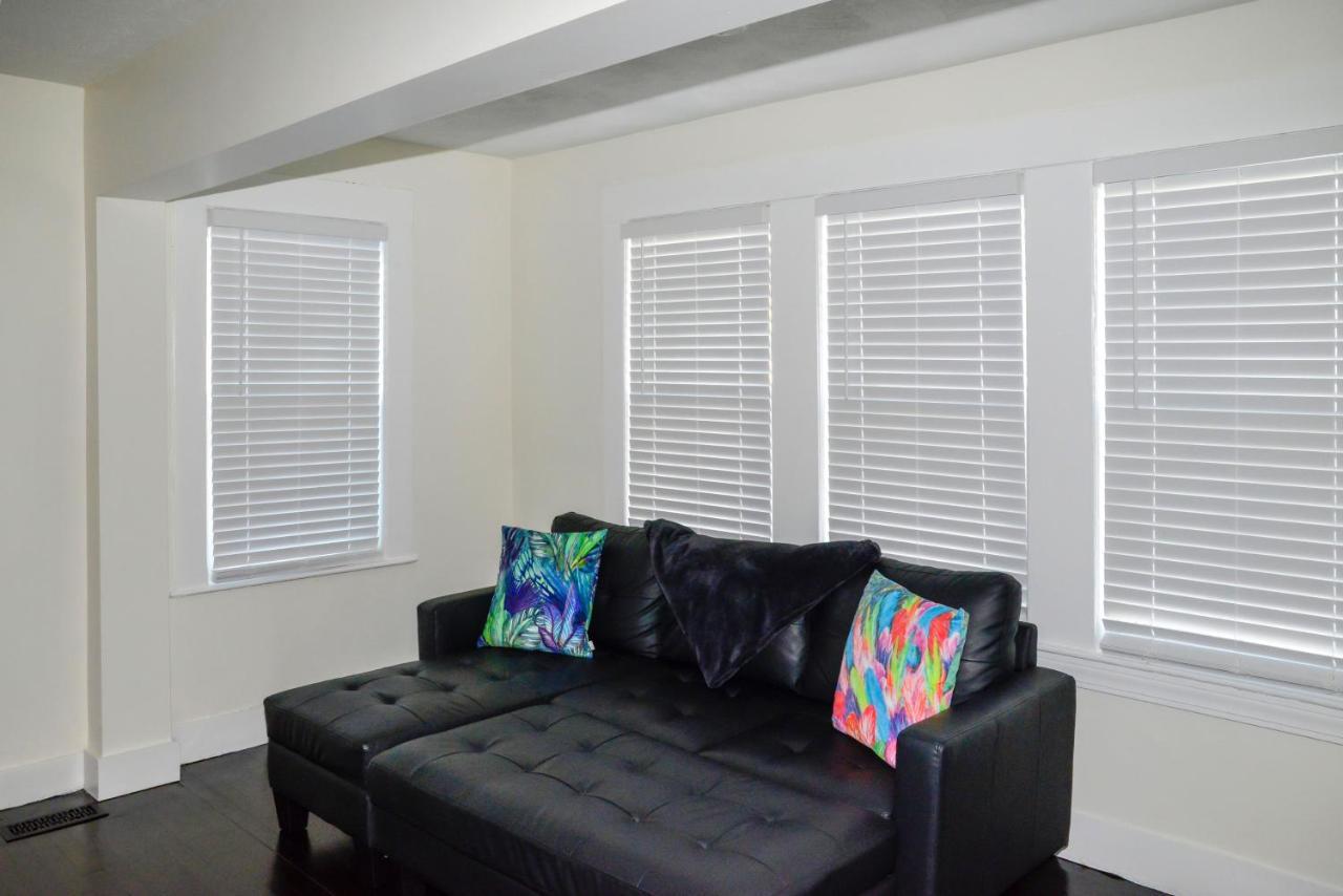 Modern Two Bedroom Condo - Boston Stoneham Exterior foto