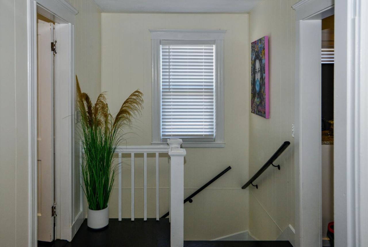 Modern Two Bedroom Condo - Boston Stoneham Exterior foto