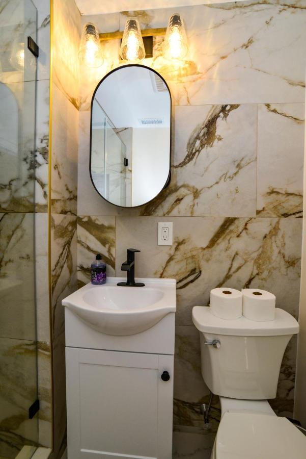Modern Two Bedroom Condo - Boston Stoneham Exterior foto