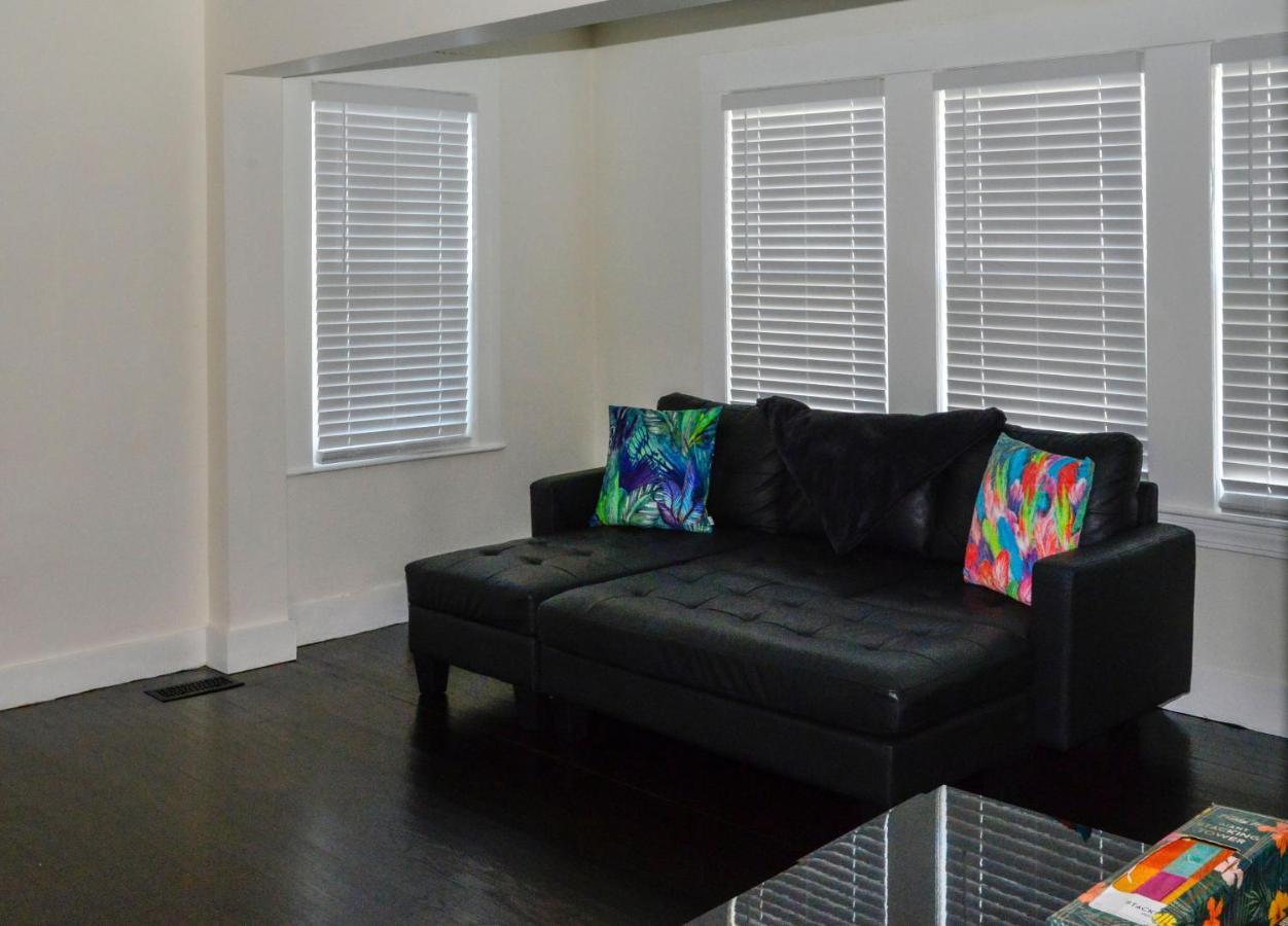 Modern Two Bedroom Condo - Boston Stoneham Exterior foto