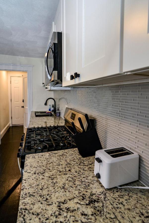 Modern Two Bedroom Condo - Boston Stoneham Exterior foto