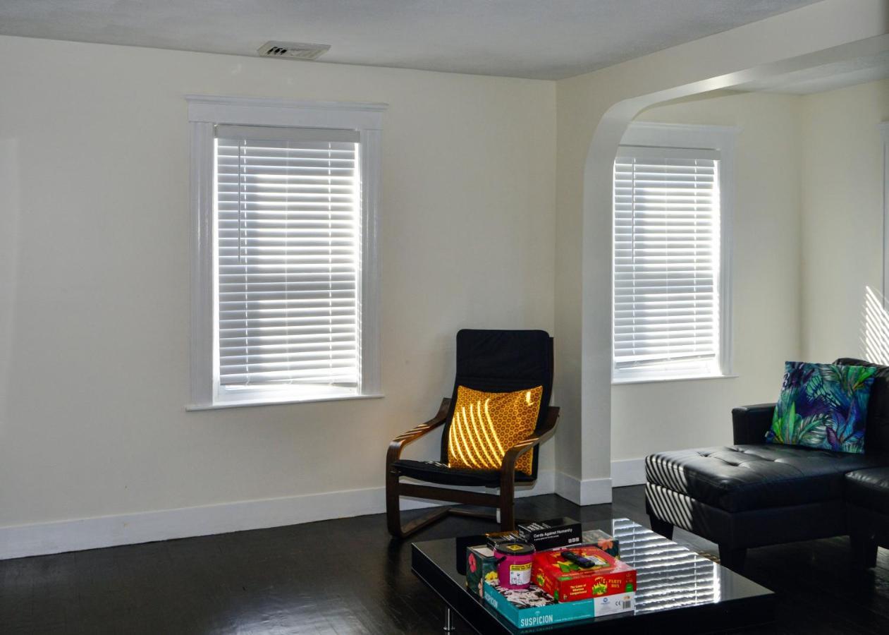 Modern Two Bedroom Condo - Boston Stoneham Exterior foto