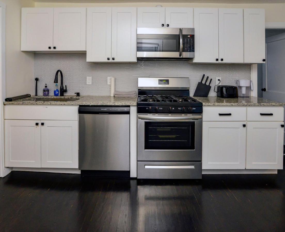 Modern Two Bedroom Condo - Boston Stoneham Exterior foto