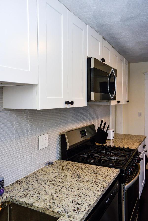 Modern Two Bedroom Condo - Boston Stoneham Exterior foto