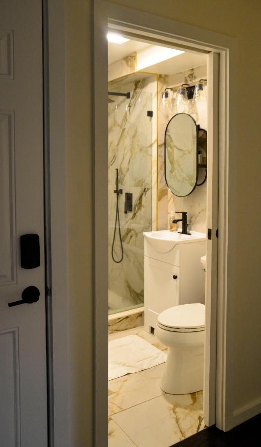 Modern Two Bedroom Condo - Boston Stoneham Exterior foto