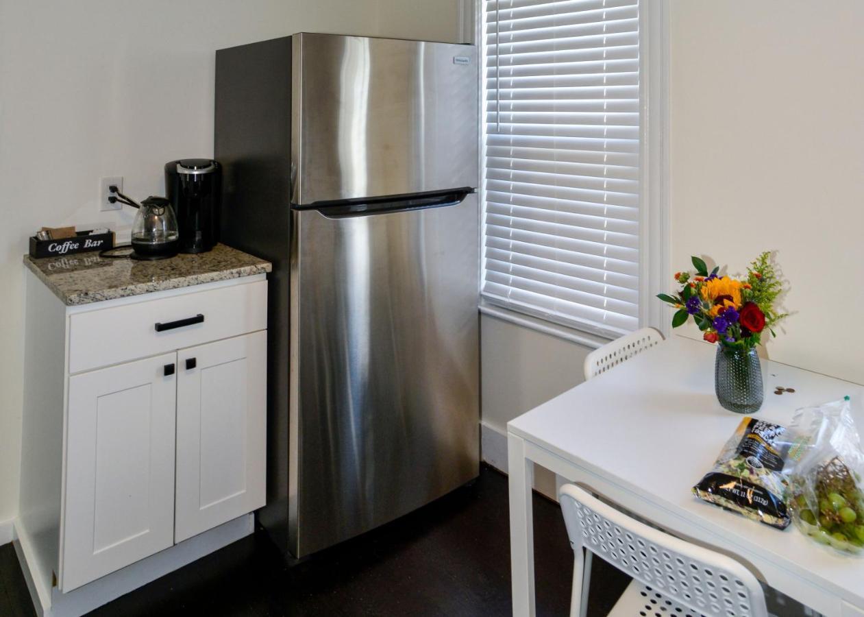 Modern Two Bedroom Condo - Boston Stoneham Exterior foto