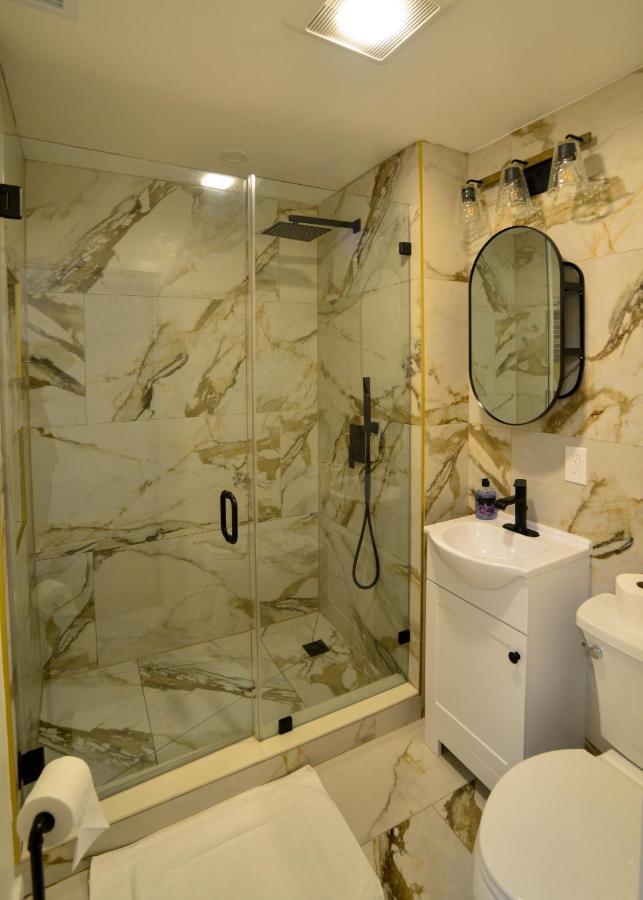 Modern Two Bedroom Condo - Boston Stoneham Exterior foto